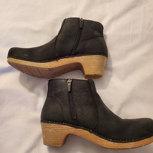 Dansko Maria Booties Size 40